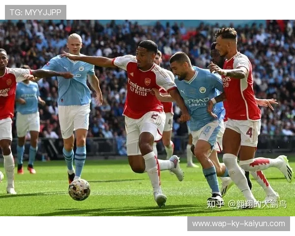 曼城年轻前锋在比赛中表现抢眼并有进球，未来可期！